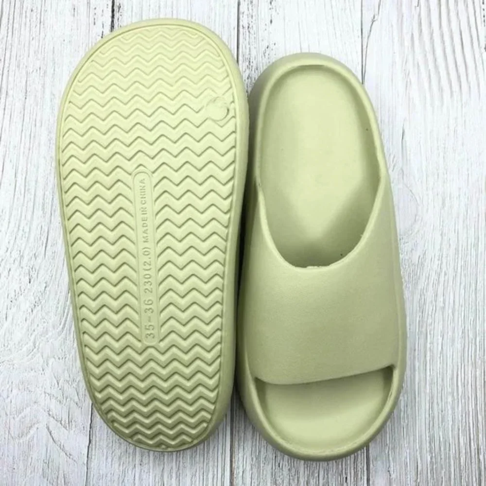 Womens Slides‎ Large 8.5-9 New Green Slipper Sandals Shower Shoes - Picture 5 of 5